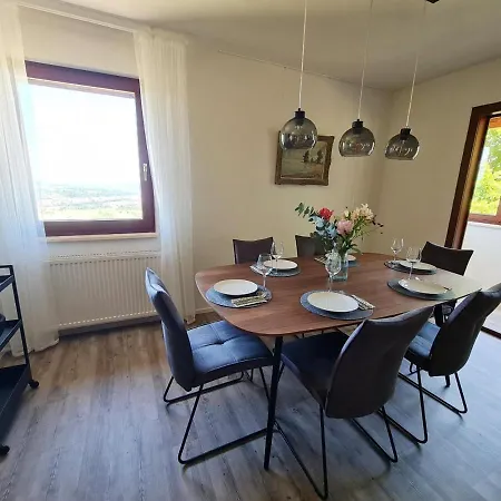 Einssein Bergfried - Mit Weitblick Lägenhet *